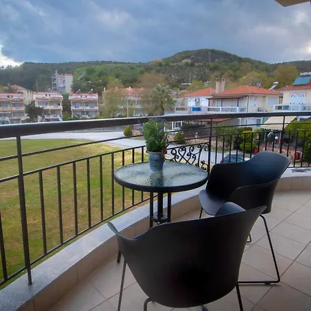 Mistral Luxury Living * Néa Péramos